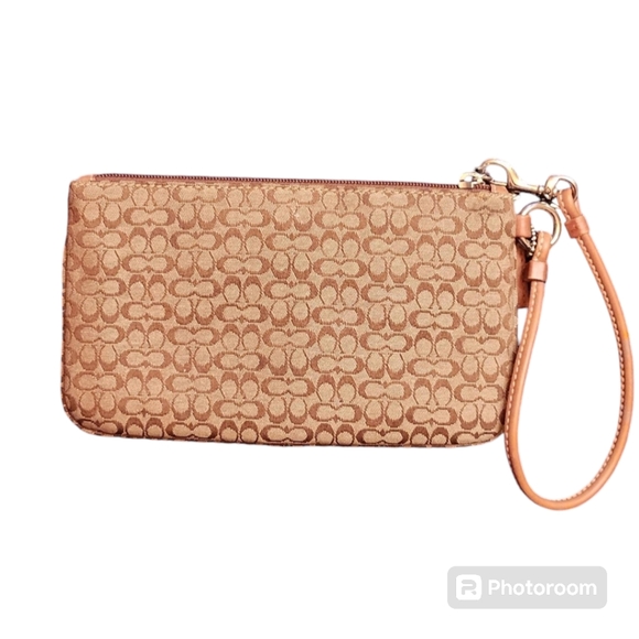 Coach wristlet - Picture 2 of 6
